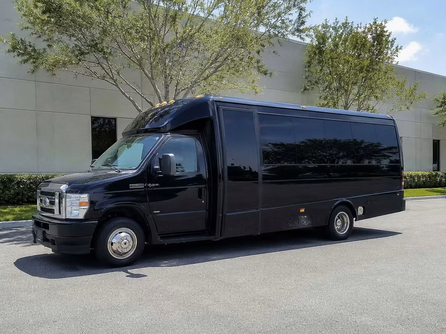 lagrange 18 passenger minibus rental