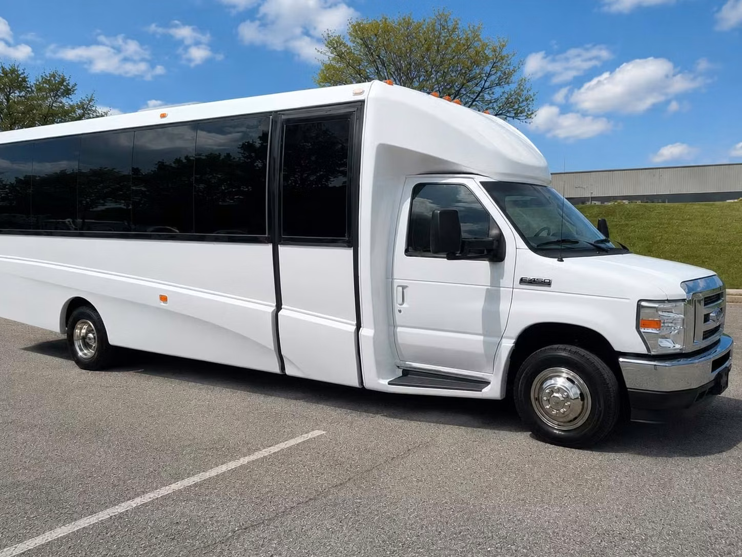 lagrange 20 passenger minibus rental