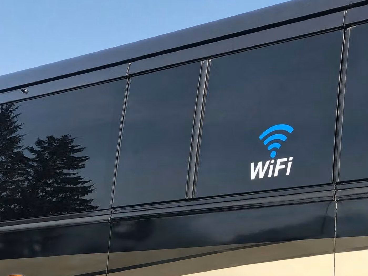 lagrange 25 passenger minibus wifi