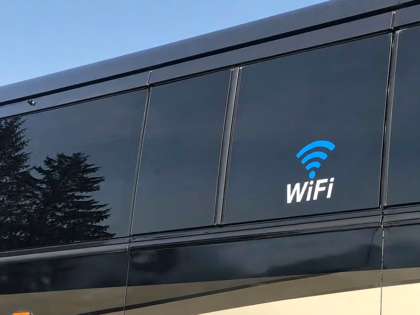 lagrange 30 passenger minibus wifi