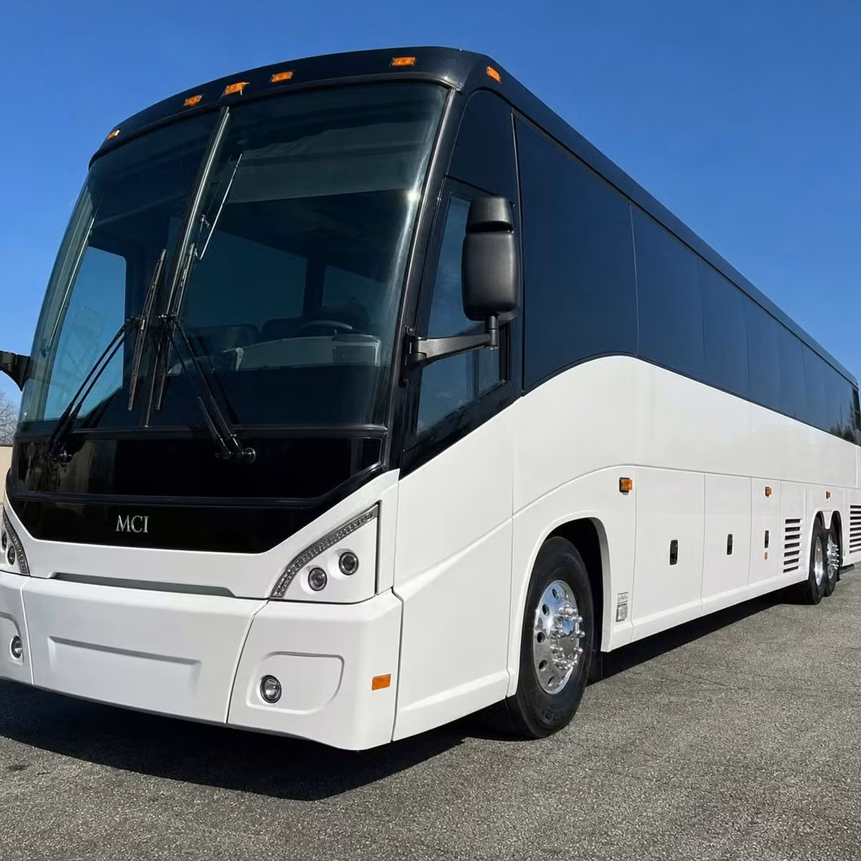lagrange direct shuttles between lagrange airports and local hotels